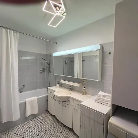 Appartement Grosszuegig Geschnittene, Helle, Schoene In Toplage *